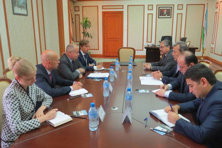 Российских сенаторов приняли в Олий Мажлисе