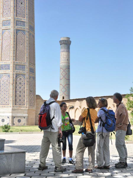 Узбекистан убирает визы для гостей с Востока