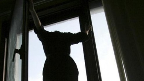 В Ургенче женщина разбилась с пятого этажа