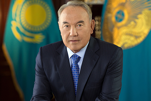 Нурсултан Назарбаев осмотрел проспект имени себя