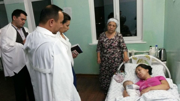 На ул.Буюк ипак йули «Мерседес» сбил женщину с младенцем