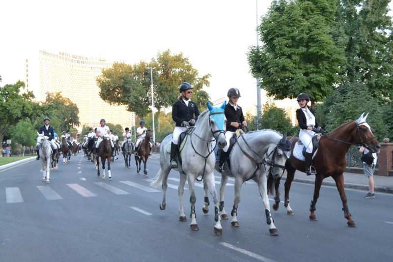 На сквере Амира Темура пройдет конный парад-2