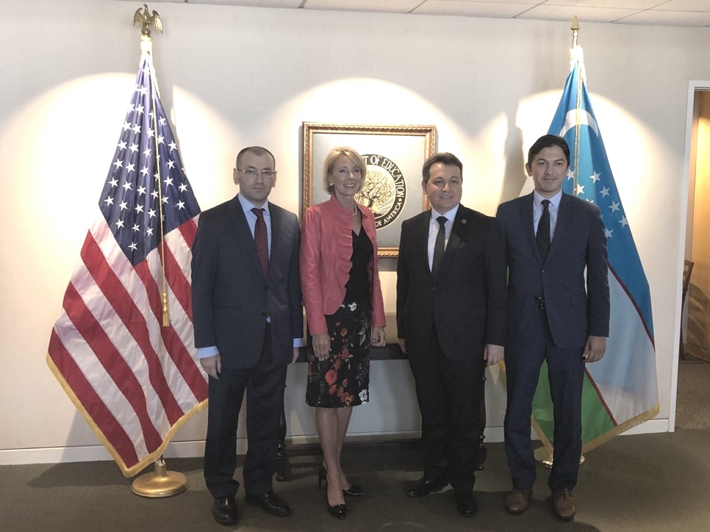 США пришли в узбекские школы