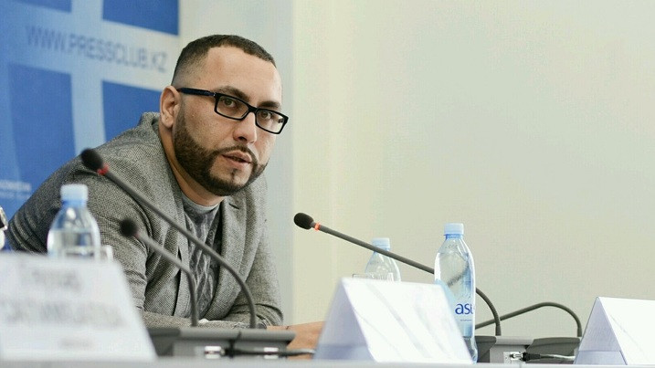 Узбекского стилиста объявили в международный розыск