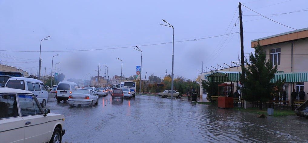 Самарканд по колено в воде после ливней
