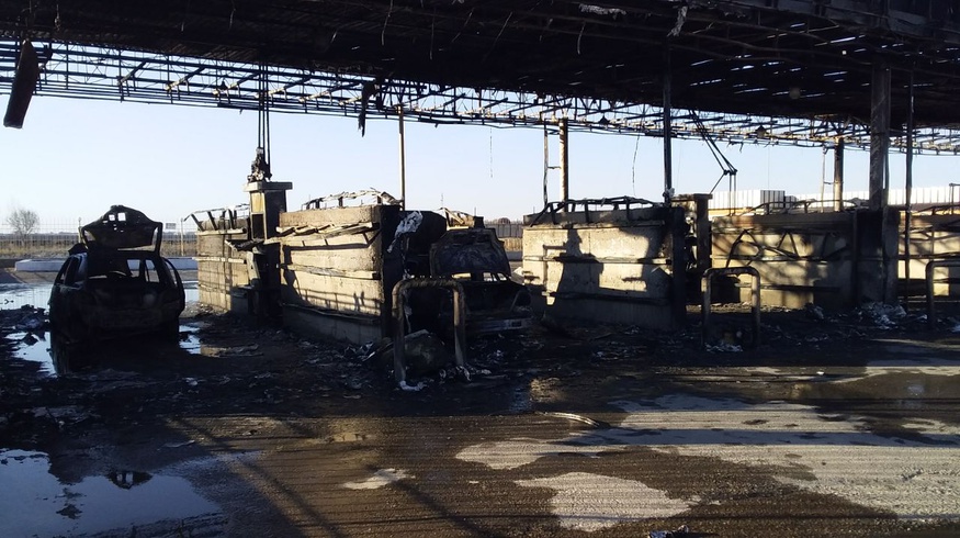 Три автомобиля сгорели под Бухарой