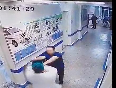 Андижанский пациент избил врача