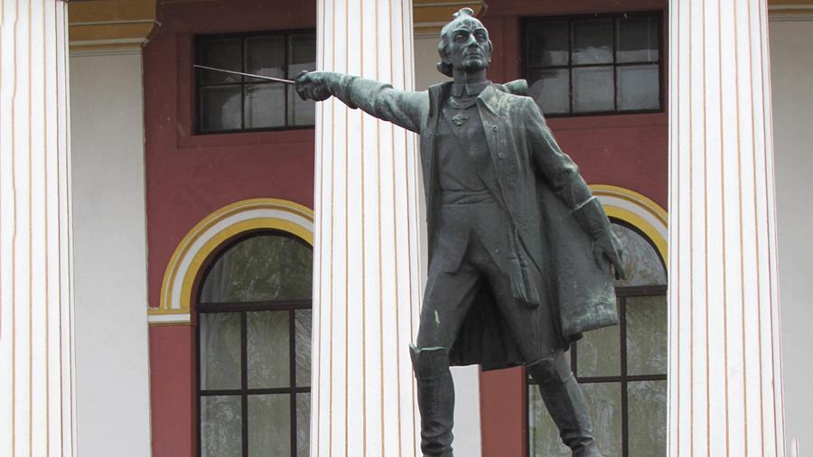 Киевские бандеровцы «победили» самого Суворова