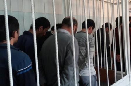 В Коканде банда рэкетиров ограбила русского водителя и убила любовницу главаря