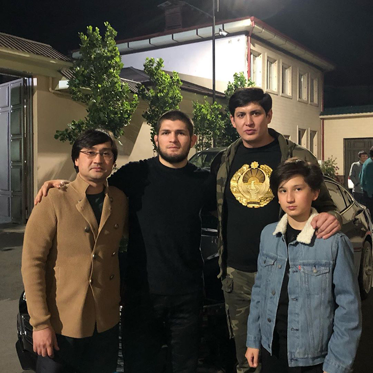 Хабиба Нурмагомедова встретили самаркандским пловом