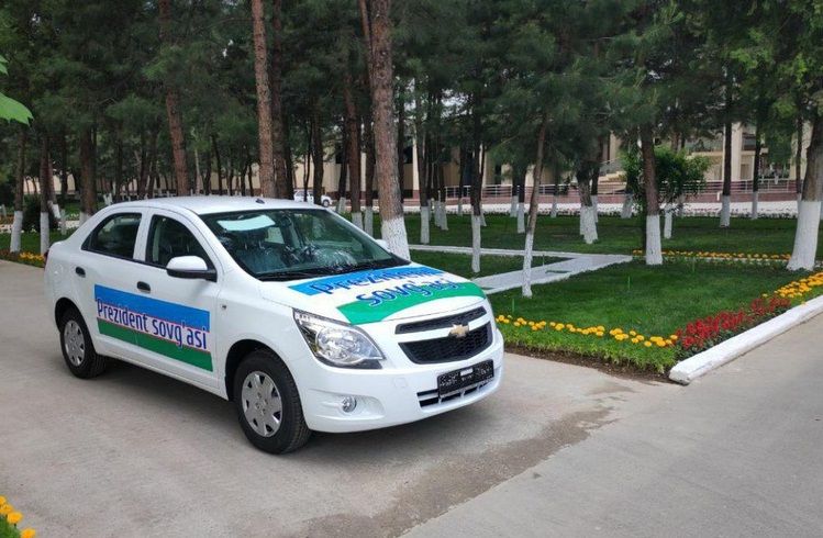 Президент подарил автомобиль Gentra студенту Национального университета