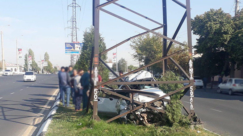 В Ташкенте подросток на «Матизе» вылетел с кольцевой дороги