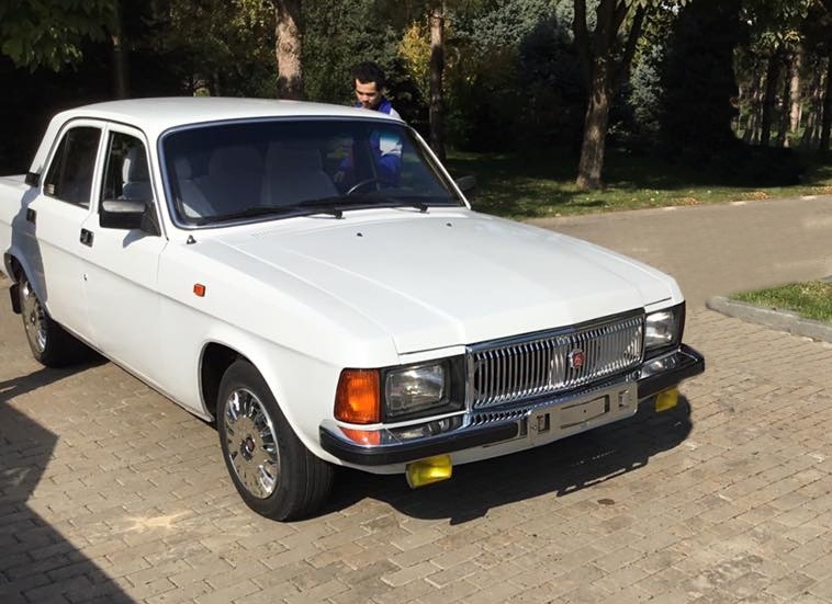 Народу впервые показали автомобили Ислама Каримова