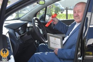 Наставник чемпионов мира по боксу получил «Трекер» и 100 млн