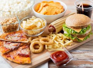 Названы самые вредные в мире продукты