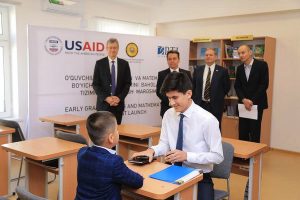 Американцы пришли в начальные классы Узбекистана