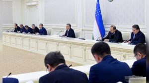 Мирзиеев напомнил чиновникам поговорку о зеркале и кривой роже