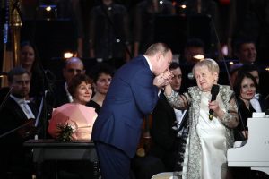 Александра Пахмутова отметила 90-летие