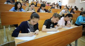 Новый ректор фининститута отменил униформу студентов и ввел пятидневку