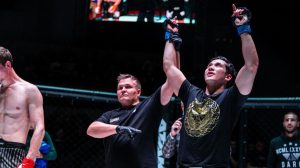 Узбекский боец выиграл международный турнир ММА в Новосибирске