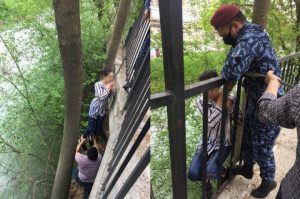 Девушку спасли из канала Алмазарского района столицы