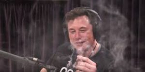 Глава SpaceX высмеял уголовное наказание за марихуану