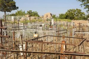 Сделку по продаже гашиша сорвали на кладбище в Термезе