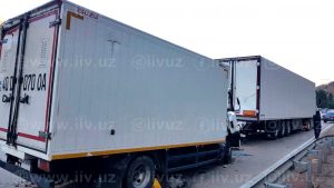 На трассе Ташкент-Ош произошло тройное столкновение грузовиков и ISUZU