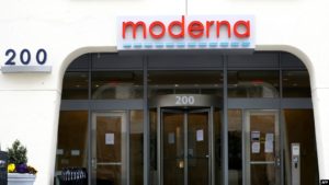 Администрация Трампа закупает 100 млн  доз вакцины против COVID-19