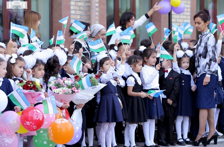 В узбекских школах утро начнется с гимна