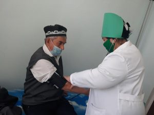 Пять тысяч узбекистанцев привиты в первый день вакцинации