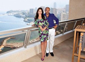 Дарью Донцову и Игоря Крутого оставили без пенсий в России