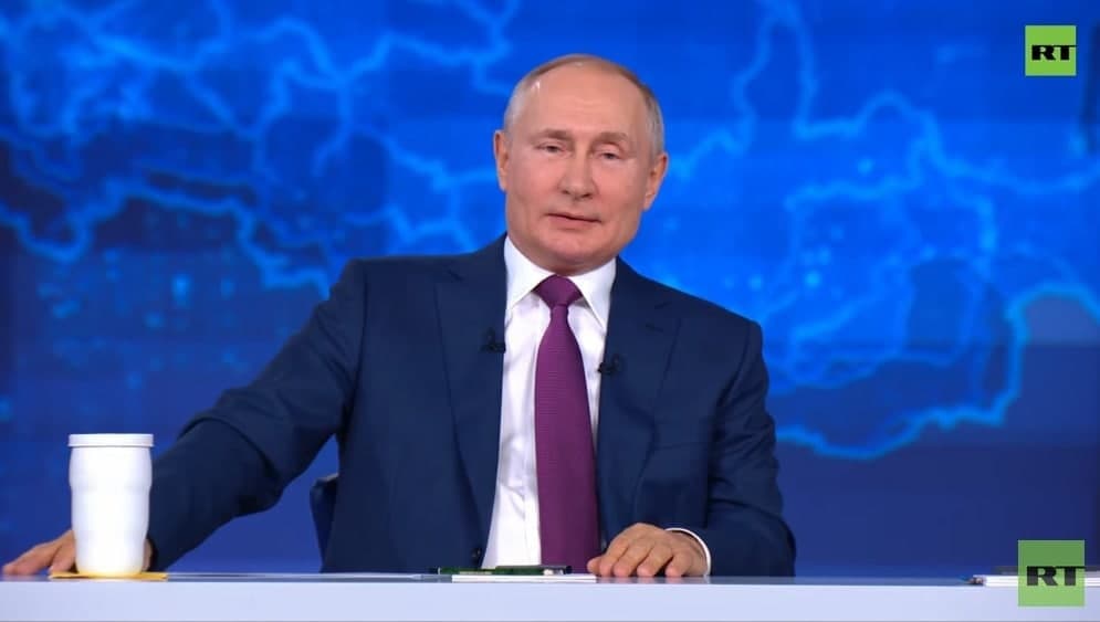 Песков: Владимир Путин не страдает раком