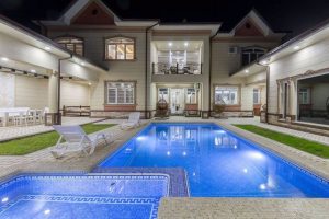 Выходные в праздники: мошенники предлагают фейковые дачи