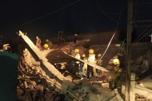 В Сергели взрывом разворотило склад, офис компании и лепешечный цех