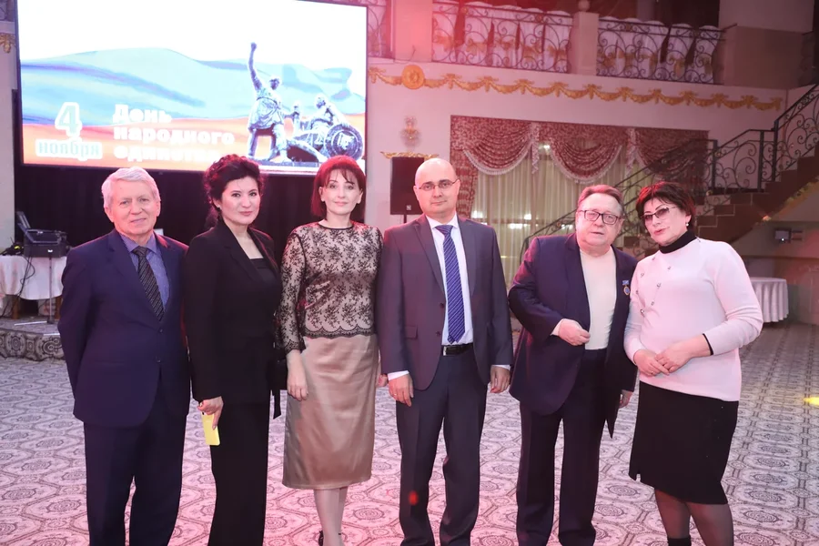 В Ташкенте отметили День народного единства