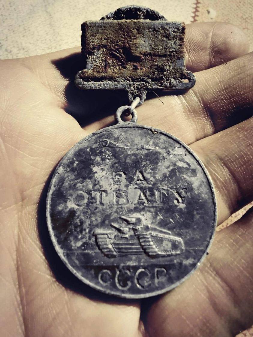 Медаль "За отвагу" узбекского солдата нашли под Смоленском
