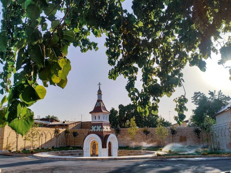 Как защитить права "своих"