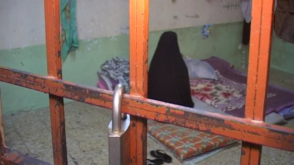 Узбекские жены террористов ИГИЛ просятся домой