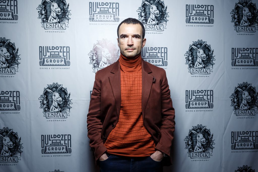 Владелец популярного "Ишака" объявлен в розыск за махинации