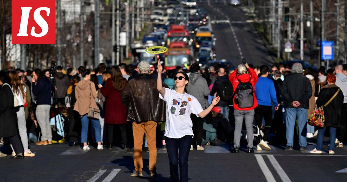 СербоМайдан разворачивают по западному учебнику