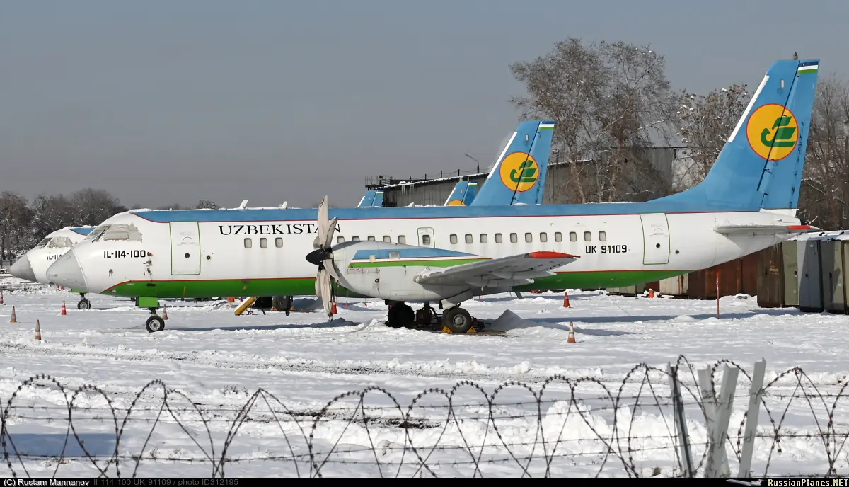 Ташкентский Ил-114 с трудом встает на крыло