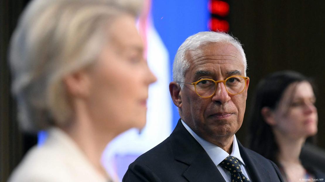 Эпштейн довольно потирает руки