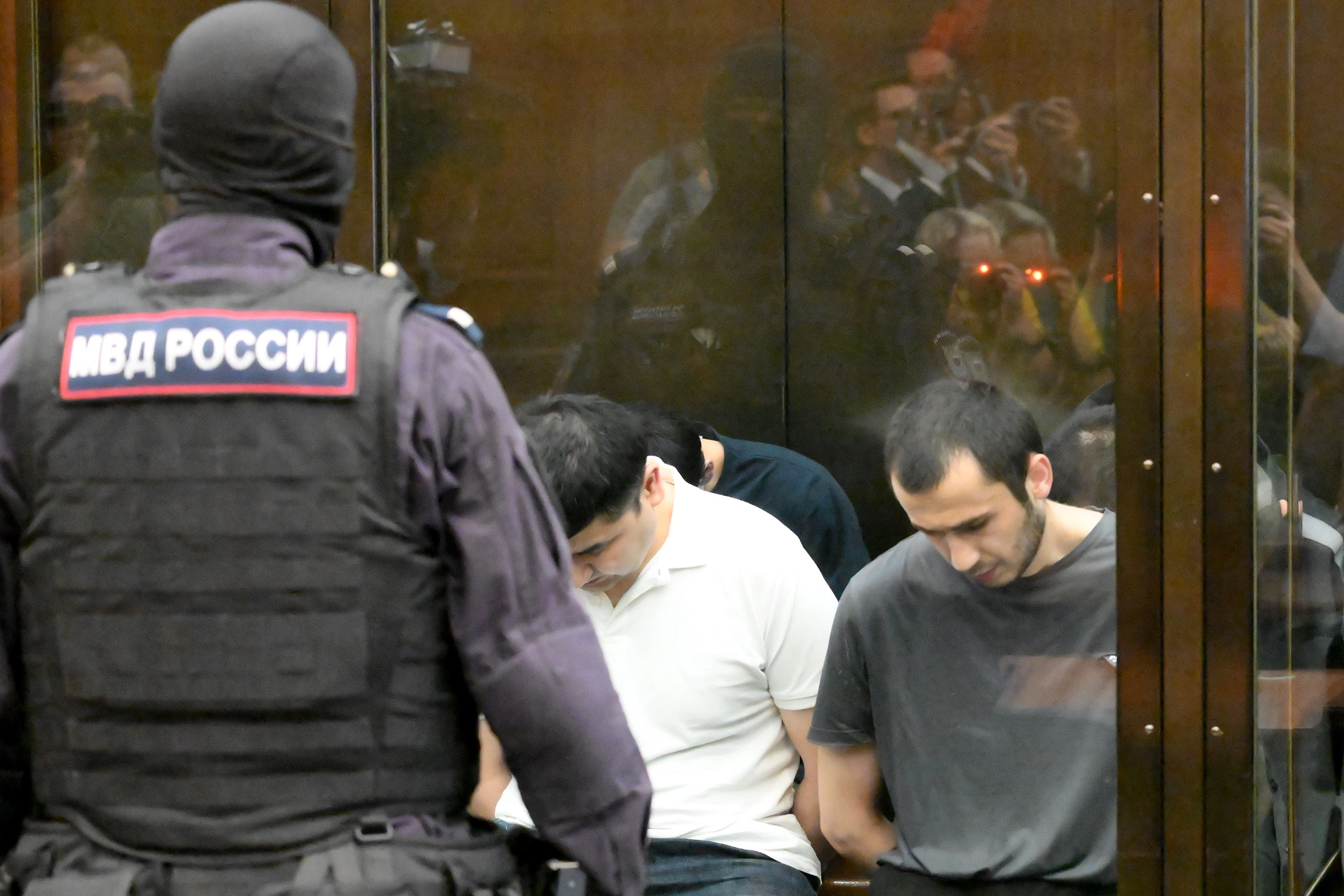 Фанатиков лишат квартир и гражданства РФ