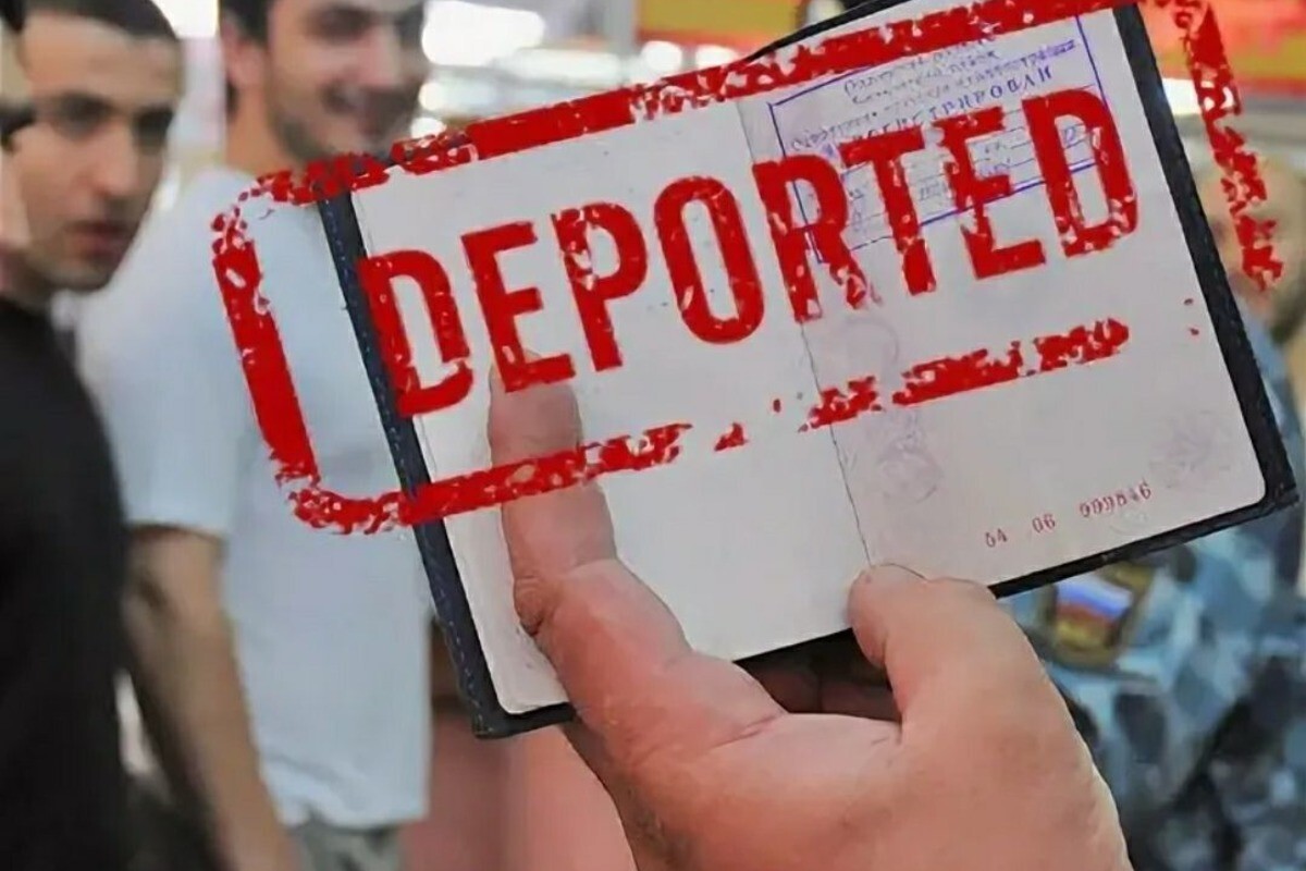 Из Новосибирска вернули узбечку-нелегалку с тремя детьми.