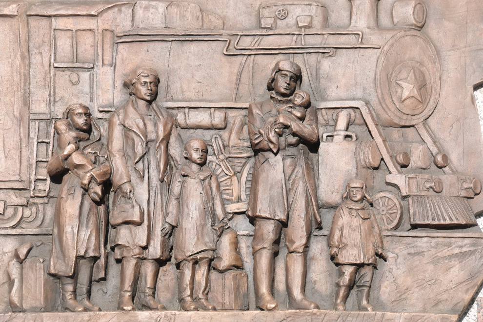 «Ленинградский монумент» открылся в ташкентском «Парке Победы»