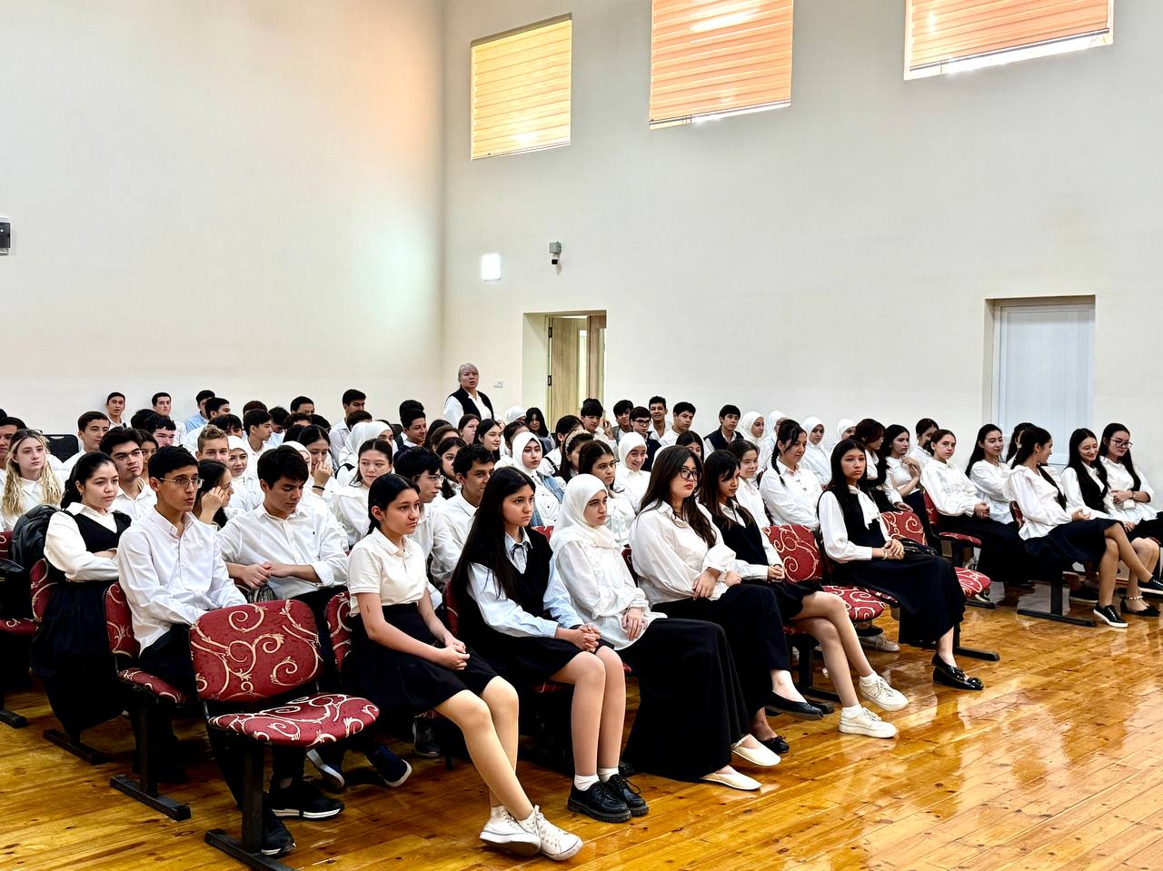 «Русская гуманитарная миссия» одарила ташкентскую молодежь