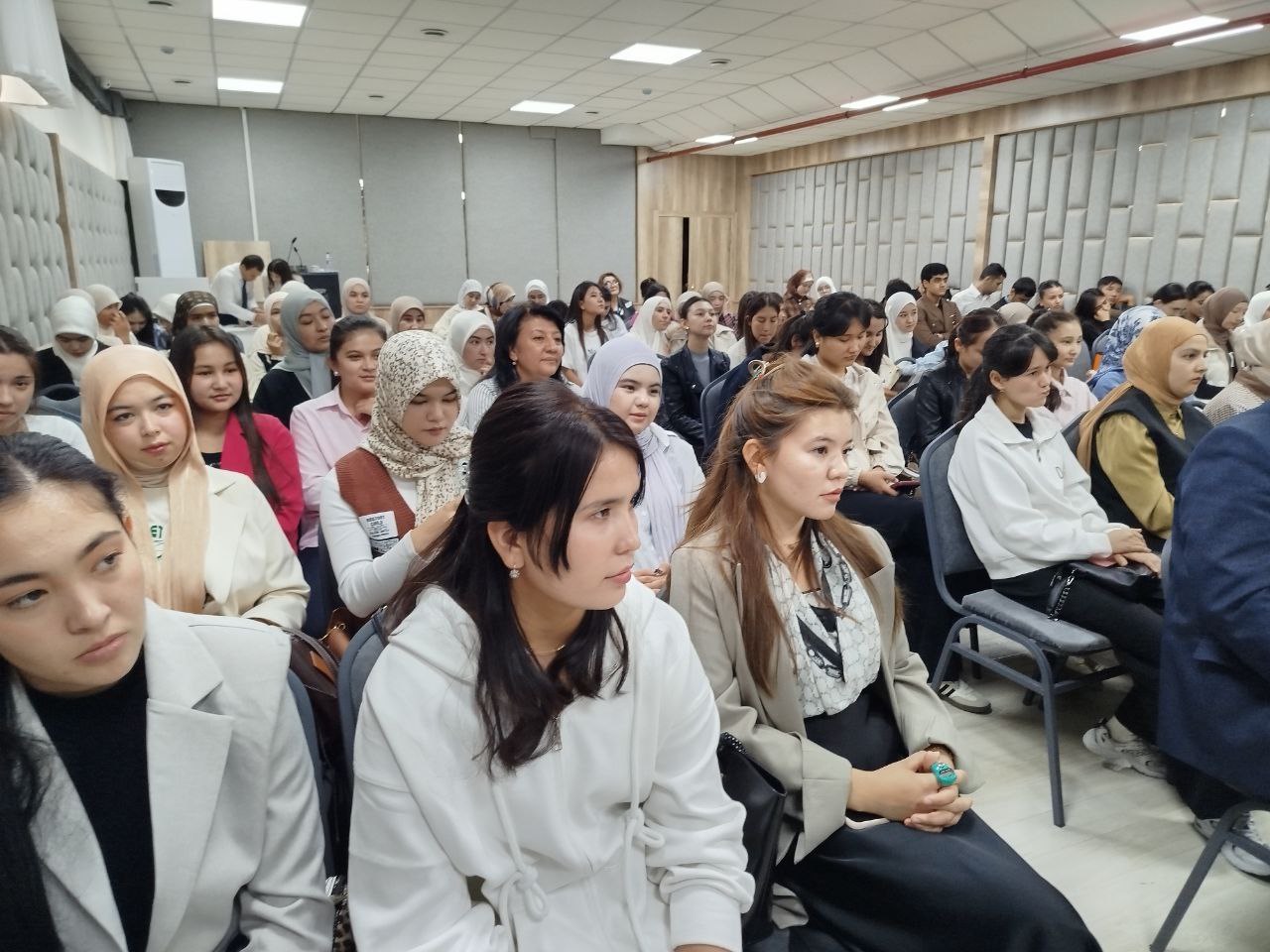 В Ташкенте прошел литературный вечер Николая Ильина