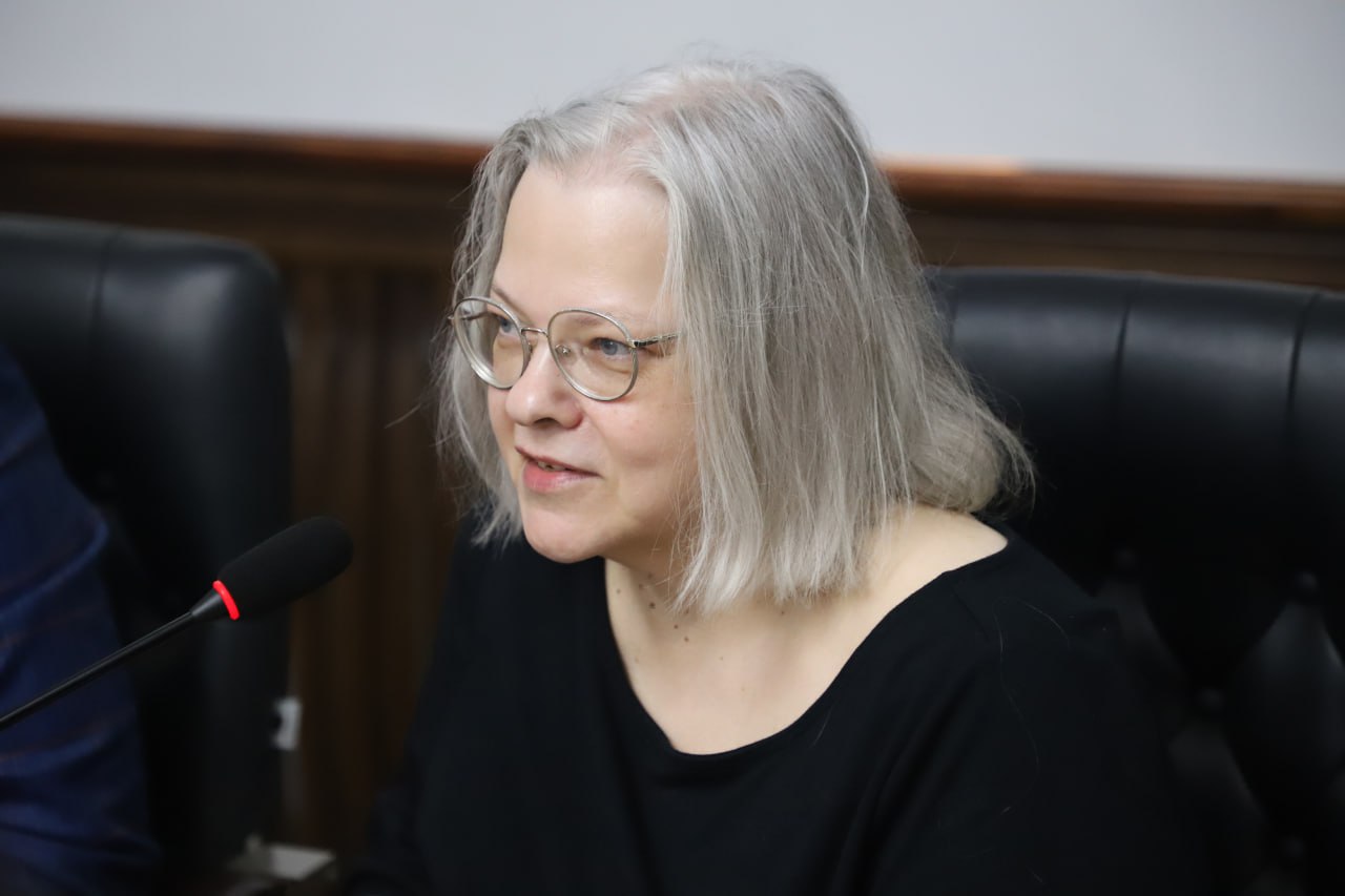 В Ташкенте встречали правнучку Сергея Есенина.