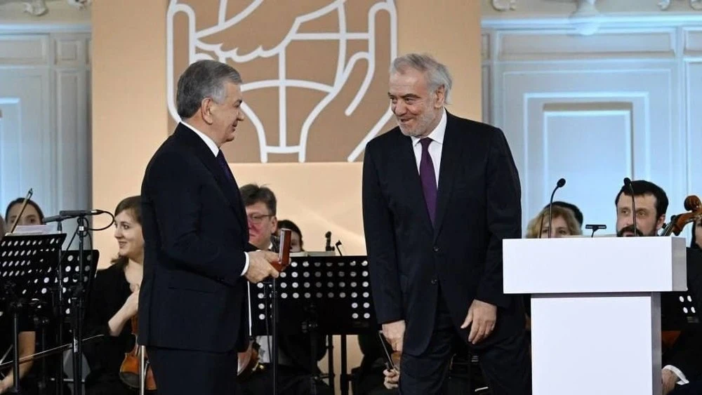 Под знаком великого русского гуманиста Л. Толстого